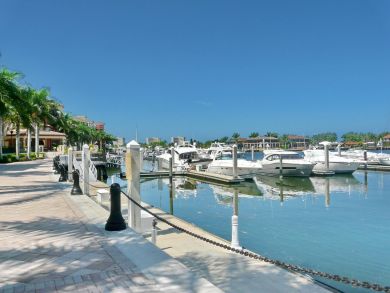 Marco Island Vacation Condo Beach Views Excellent Interior